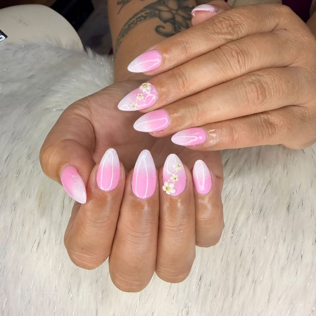 Dégradé rose et blanc, petites fleurs dorées